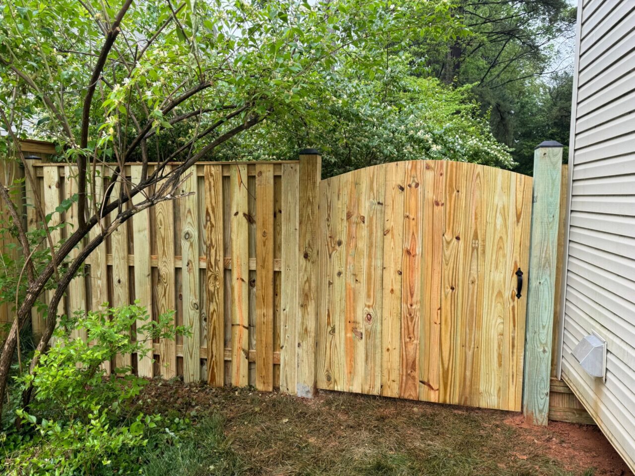 Wooden-Fence-Gate-1280x960.jpg